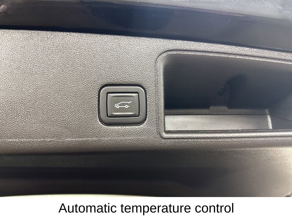 Used 2024 GMC Terrain Denali w/ Denali Premium Package image 26