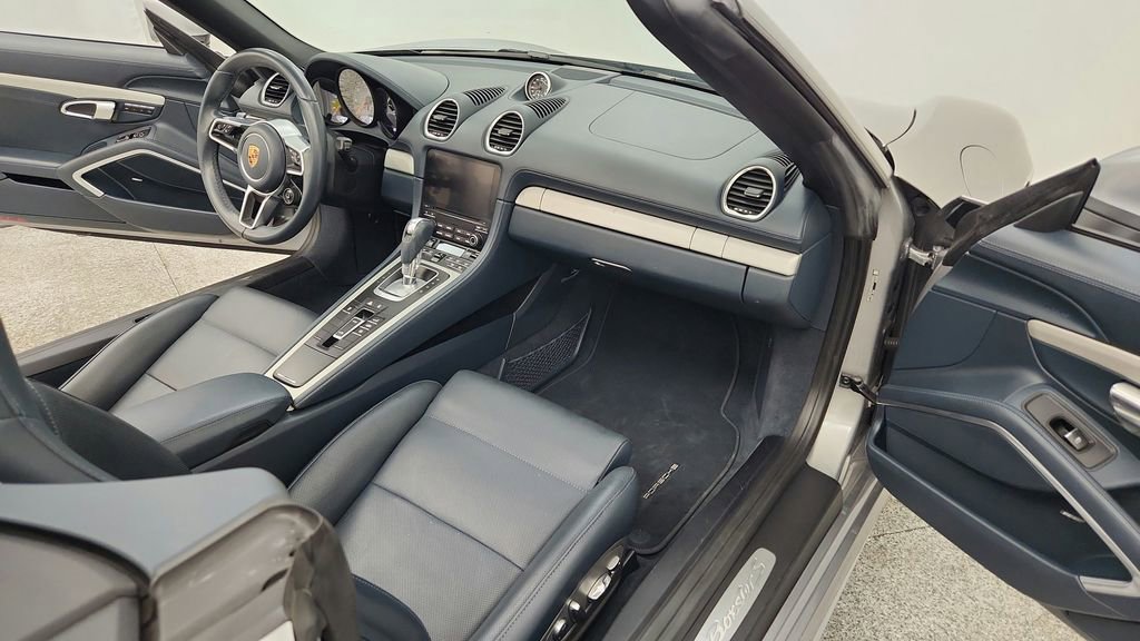 Used 2017 Porsche 718 Boxster S RWD image 42