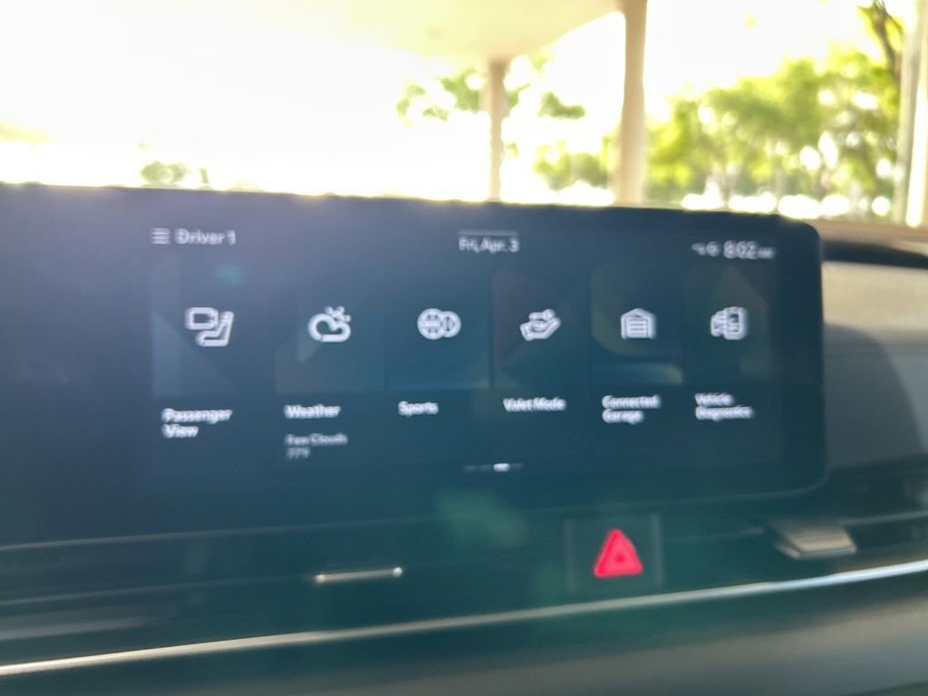 Used 2025 Kia Carnival EX image 12