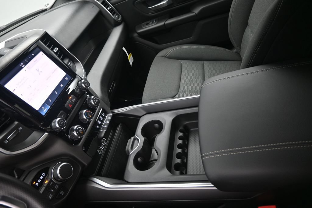 New 2026 RAM 1500 Express AWD/4WD image 15