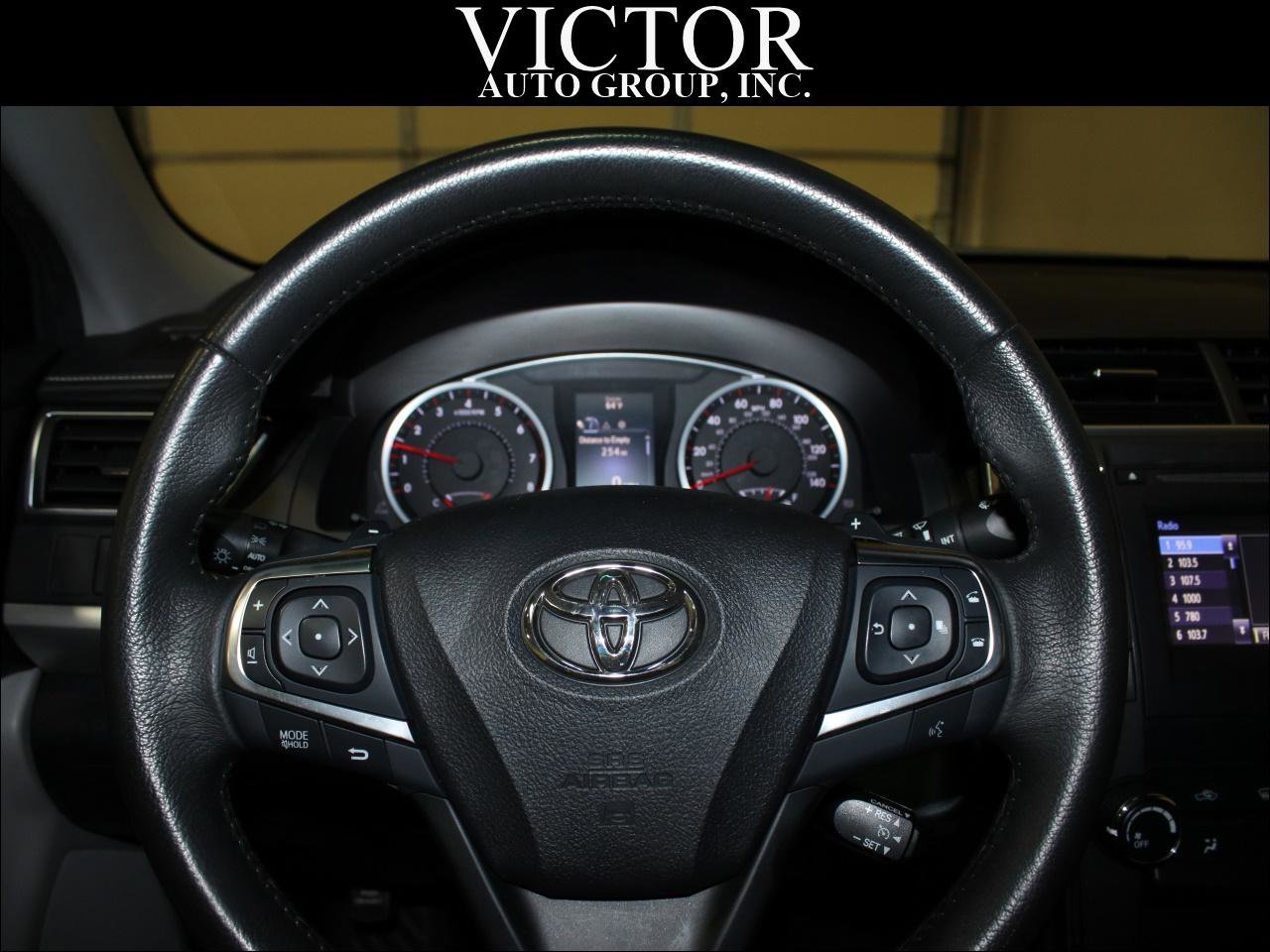 Used 2017 Toyota Camry SE image 19