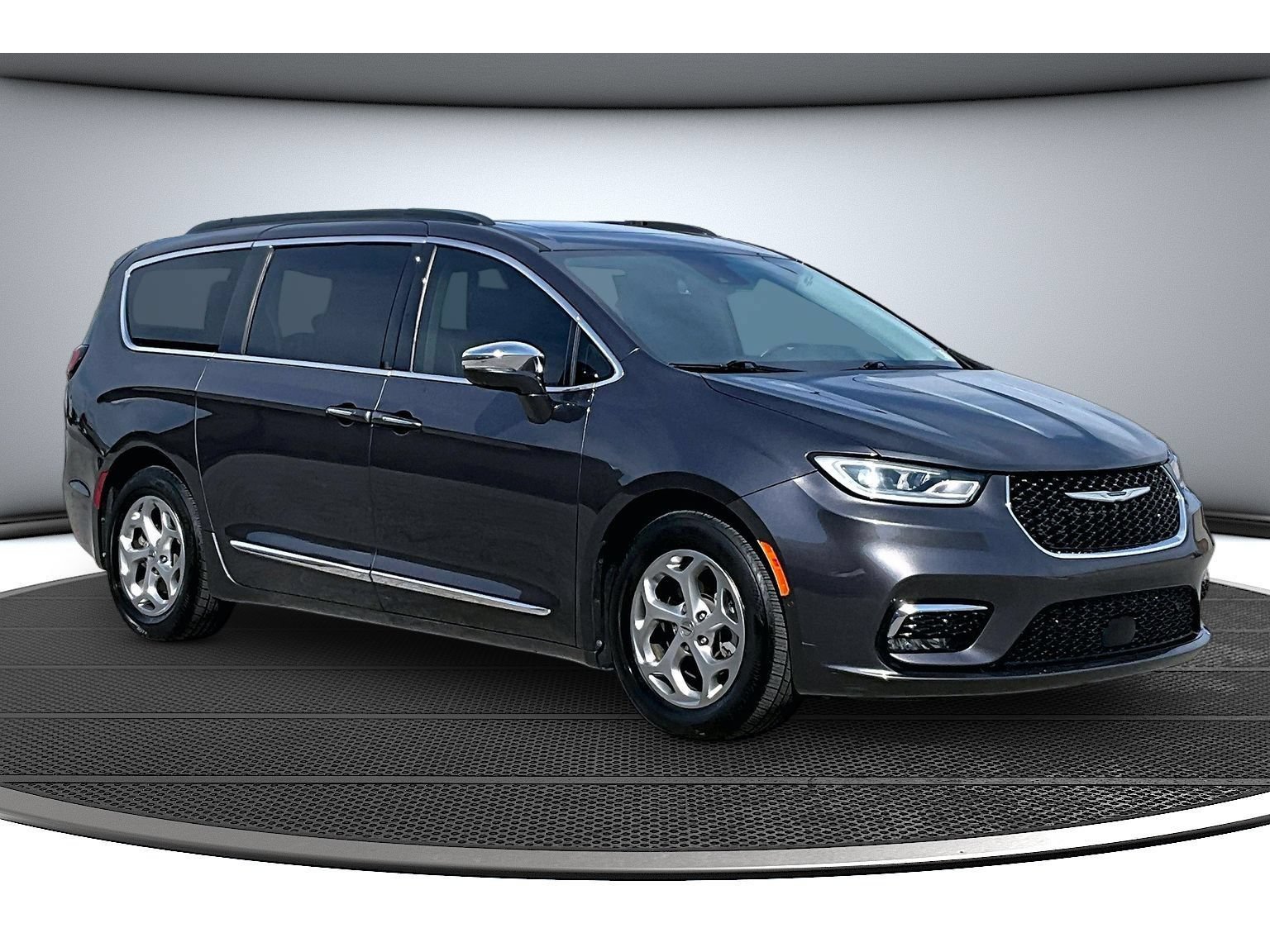 Used 2022 Chrysler Pacifica Limited FWD image 14