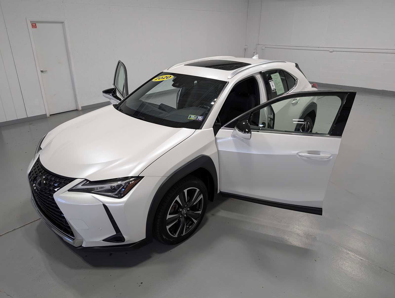 Used 2020 Lexus UX 250h w/ Premium Package image 15
