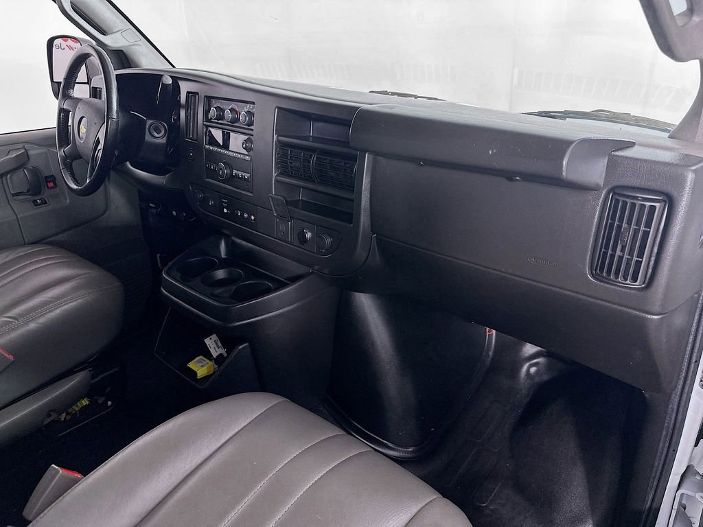 Used 2022 Chevrolet Express 2500 Extended image 30