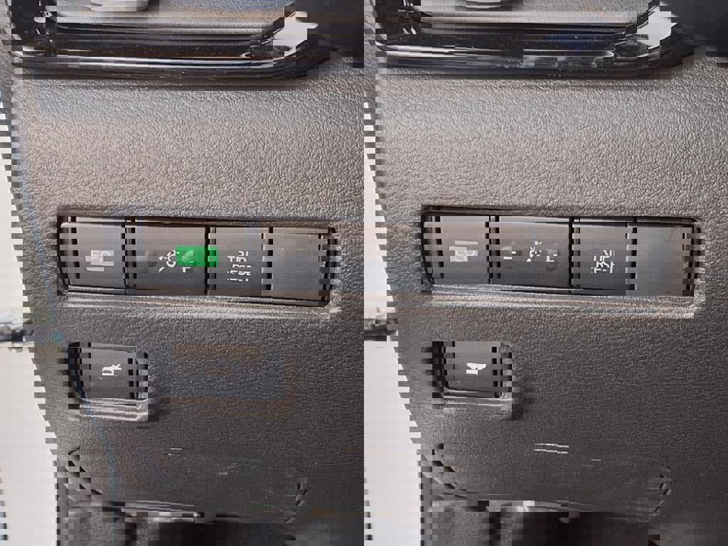 New 2025 Nissan Sentra SR w/ SR Premium Package image 21