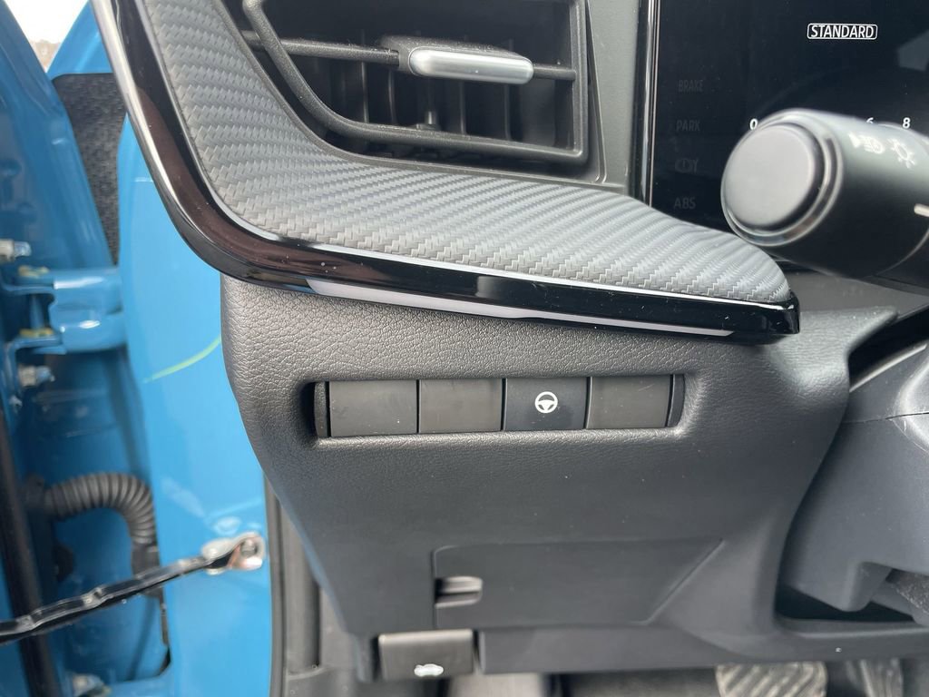 Used 2025 Nissan Kicks SR image 18