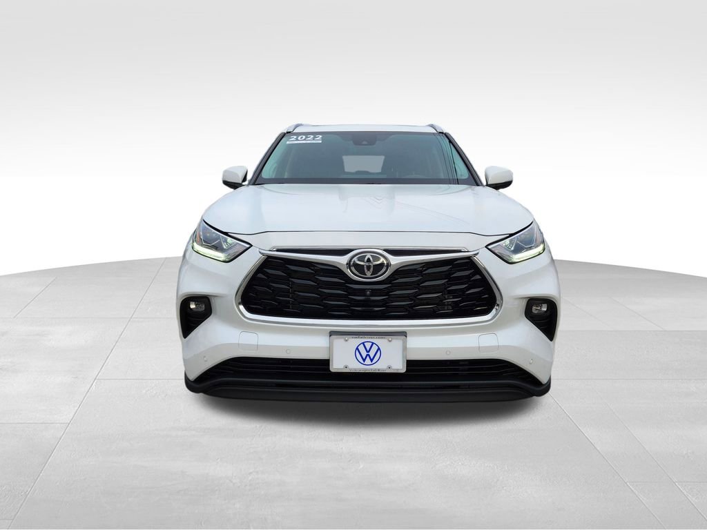 Used 2022 Toyota Highlander Limited AWD/4WD image 2
