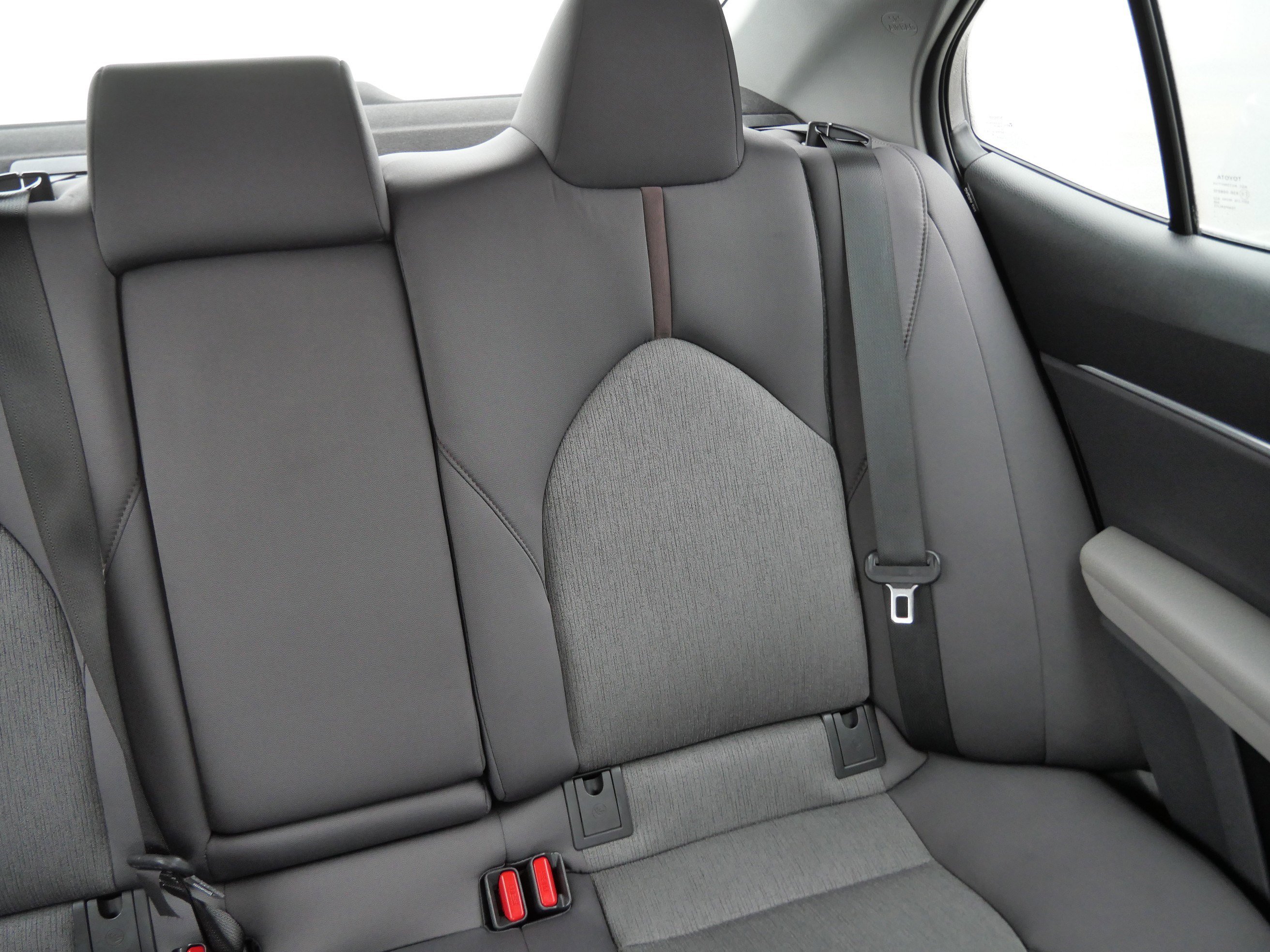 Certified 2020 Toyota Camry LE image 14