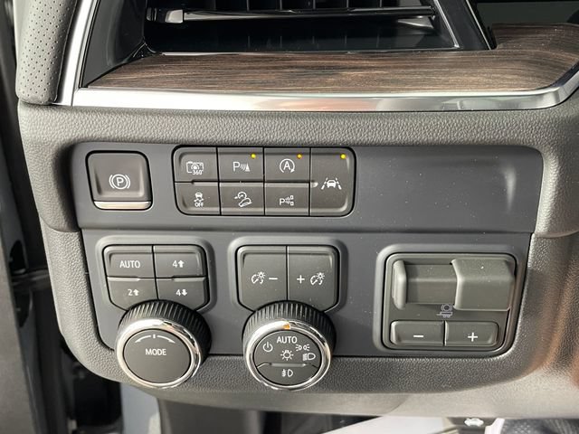 New 2026 Chevrolet Tahoe Premier w/ Sun And Tow Package AWD/4WD image 11