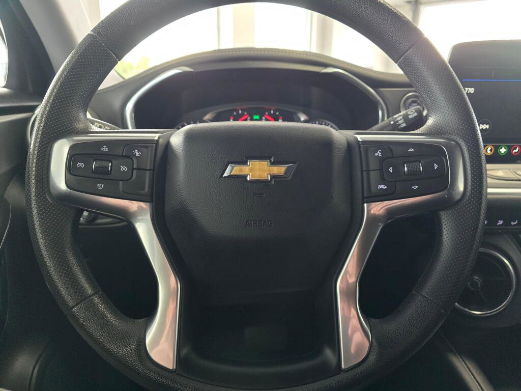 Used 2025 Chevrolet Blazer LT image 23