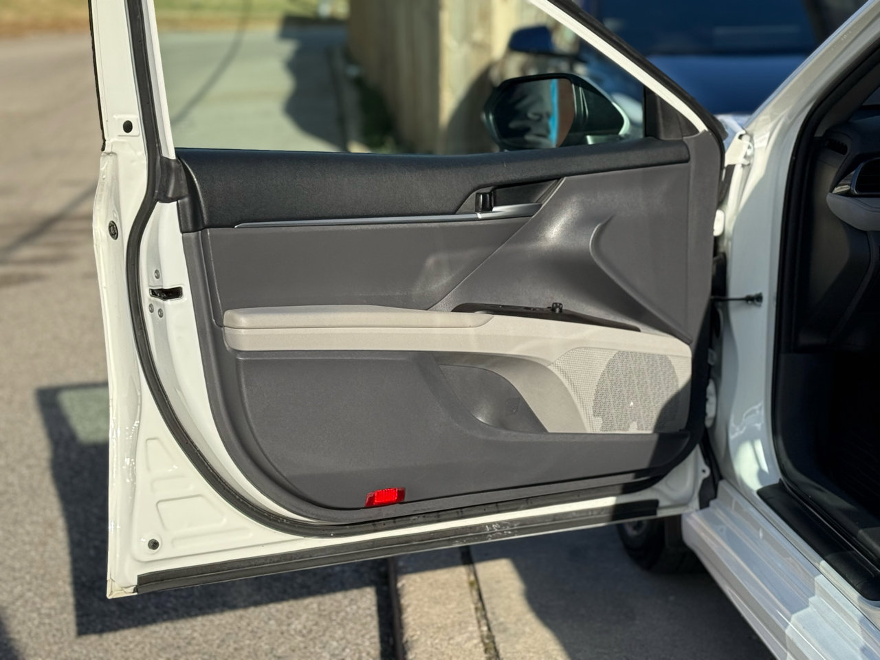 Used 2024 Toyota Camry SE image 34