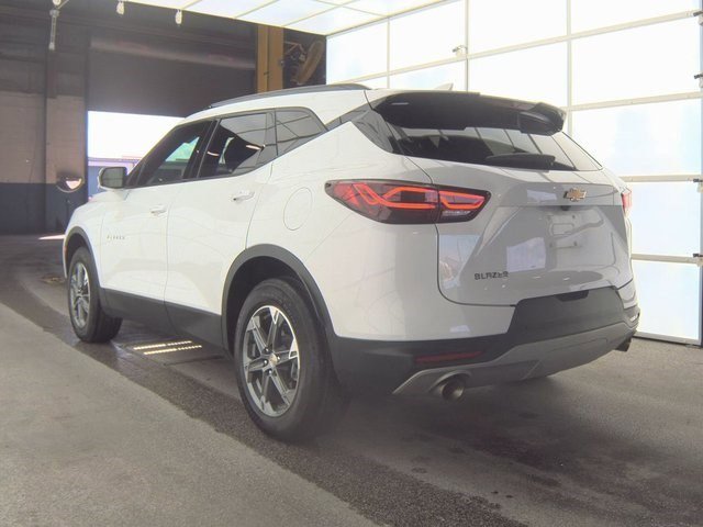 Used 2024 Chevrolet Blazer LT image 3