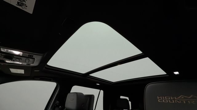 Used 2024 Chevrolet Tahoe High Country image 19