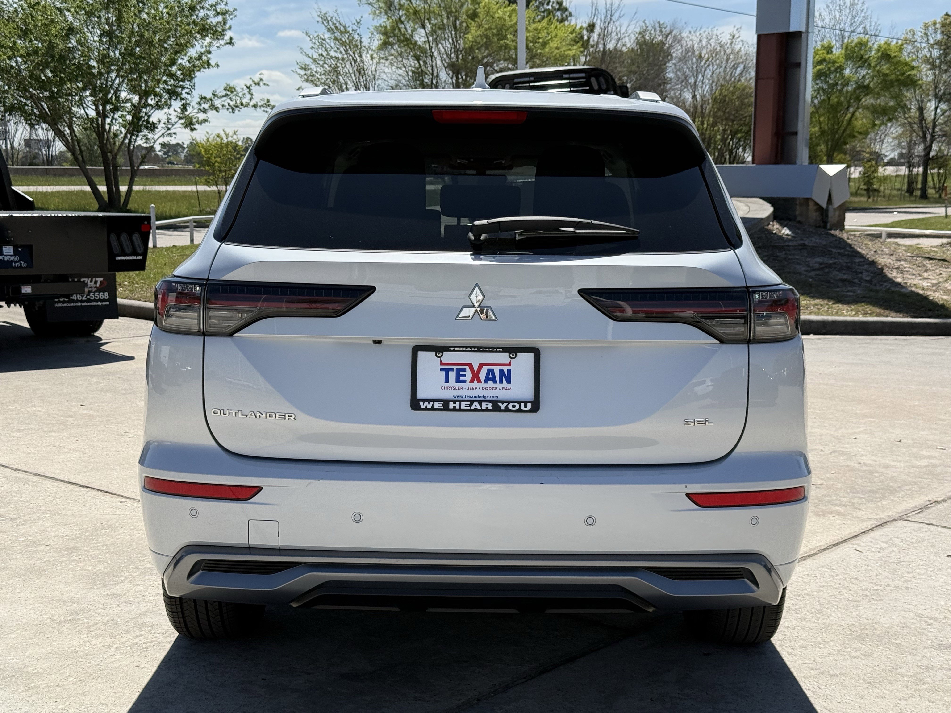 Used 2025 Mitsubishi Outlander SEL image 6