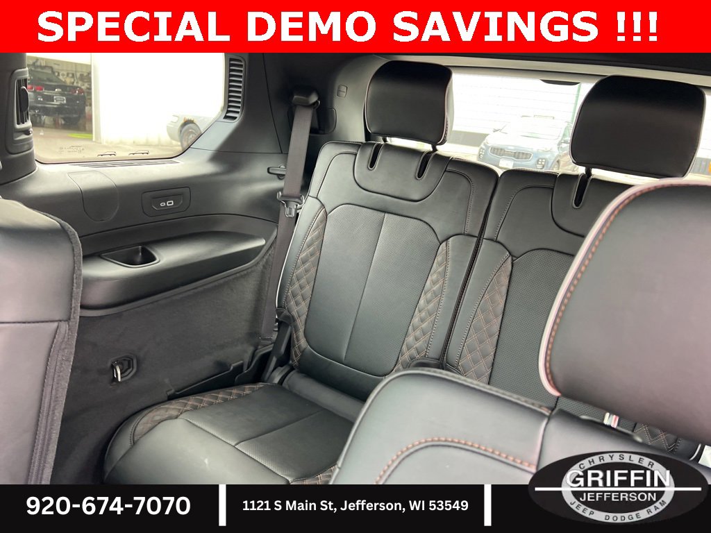 New 2025 Jeep Grand Cherokee L Summit w/ Obsidian Package image 19