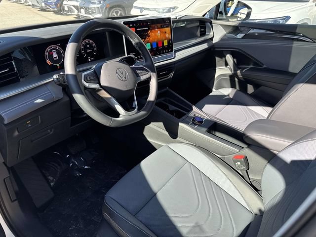 New 2026 Volkswagen Tiguan SE FWD image 11