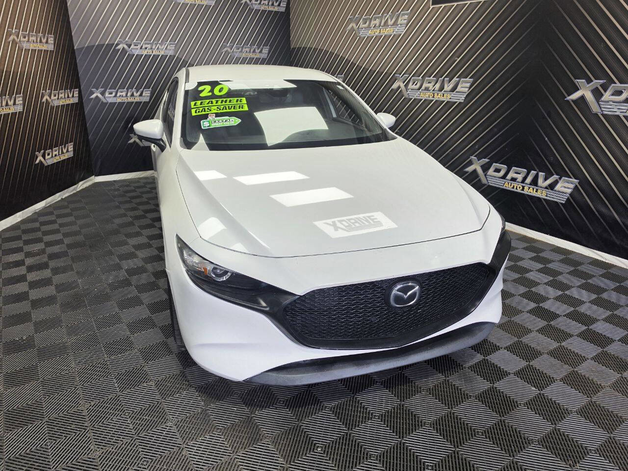 Used 2020 MAZDA MAZDA3 Hatchback FWD image 4
