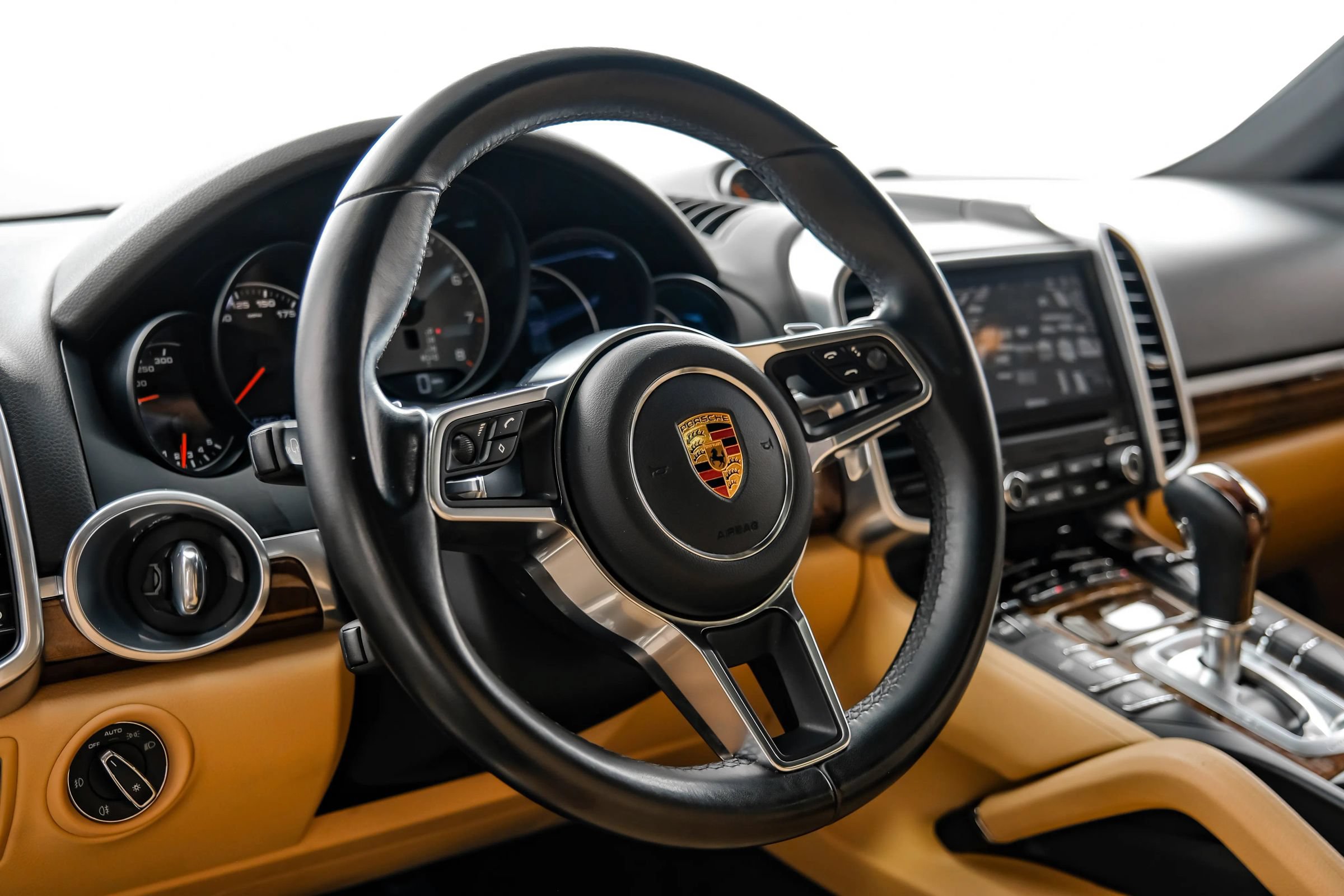 Used 2017 Porsche Cayenne S AWD/4WD image 13