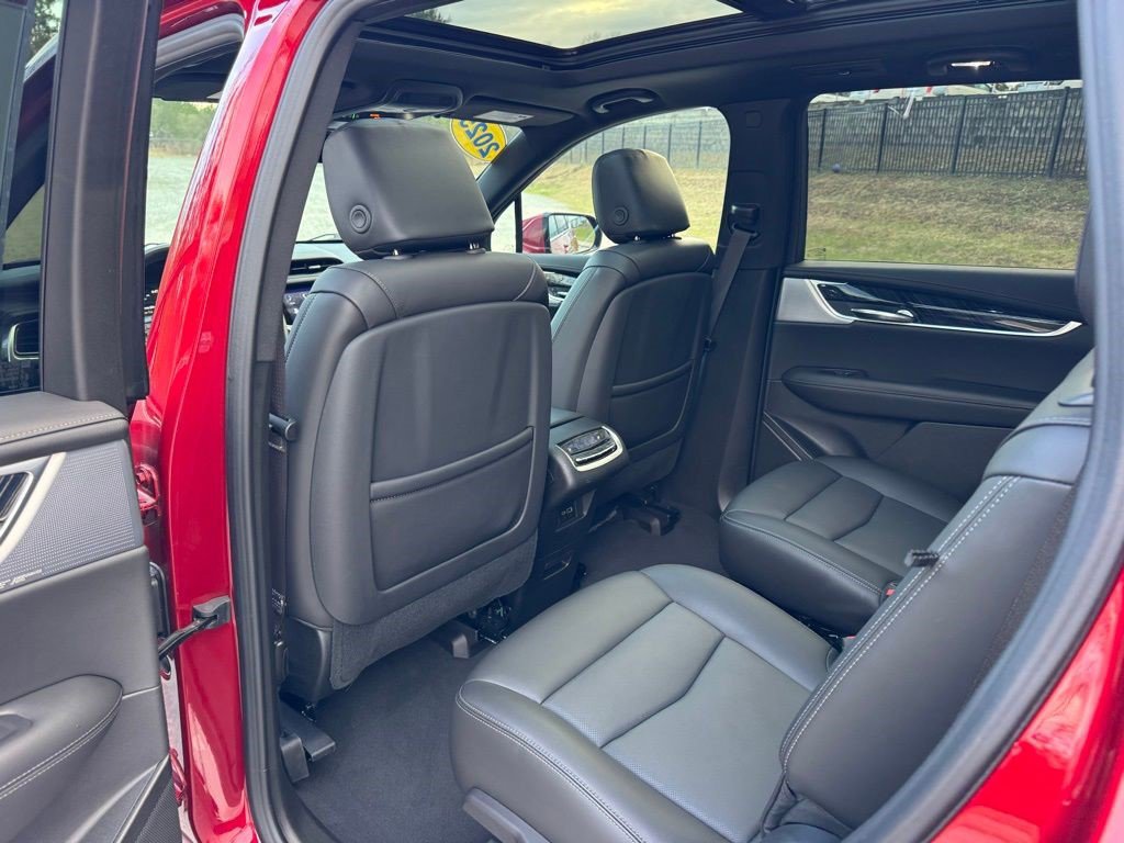 Certified 2025 Cadillac XT6 Premium Luxury image 19