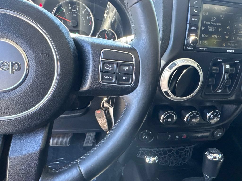 Used 2016 Jeep Wrangler Unlimited Rubicon w/ Connectivity Group AWD/4WD image 26