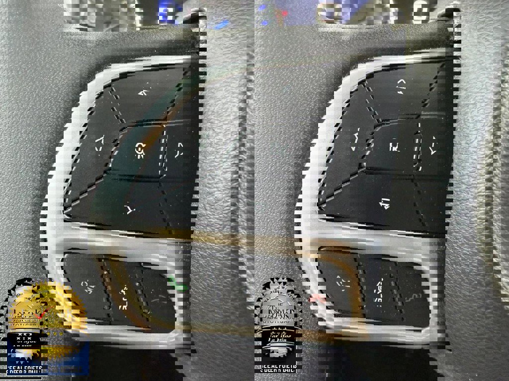 Used 2026 Chrysler Pacifica Select image 9