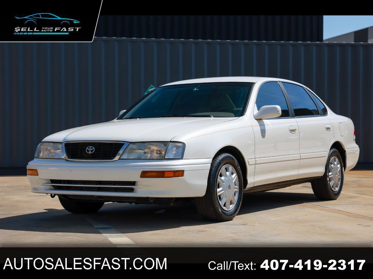 Used 1996 Toyota Avalon XL FWD image 1