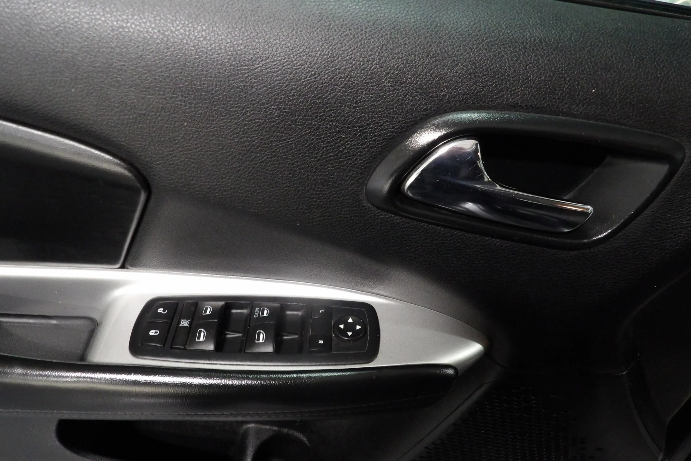 Used 2016 Dodge Journey SXT FWD image 6