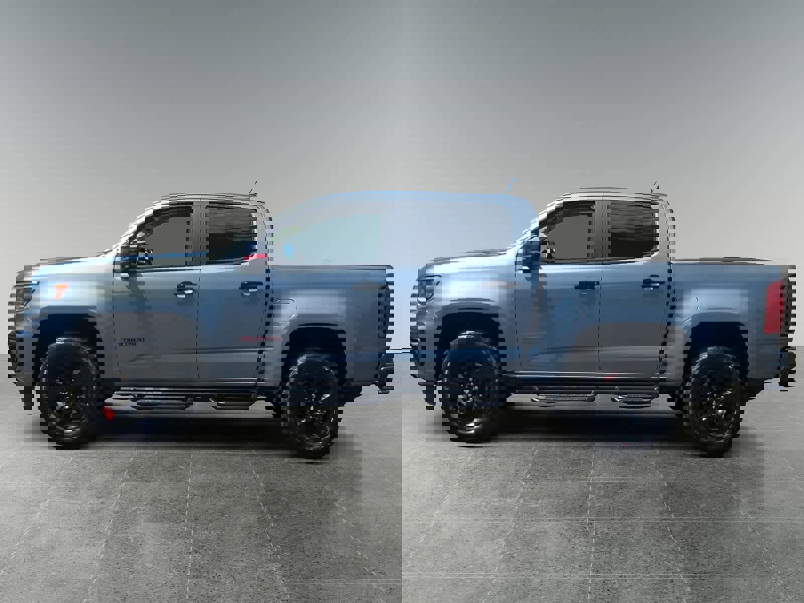 Used 2022 Chevrolet Colorado LT w/ Redline Special Edition image 2