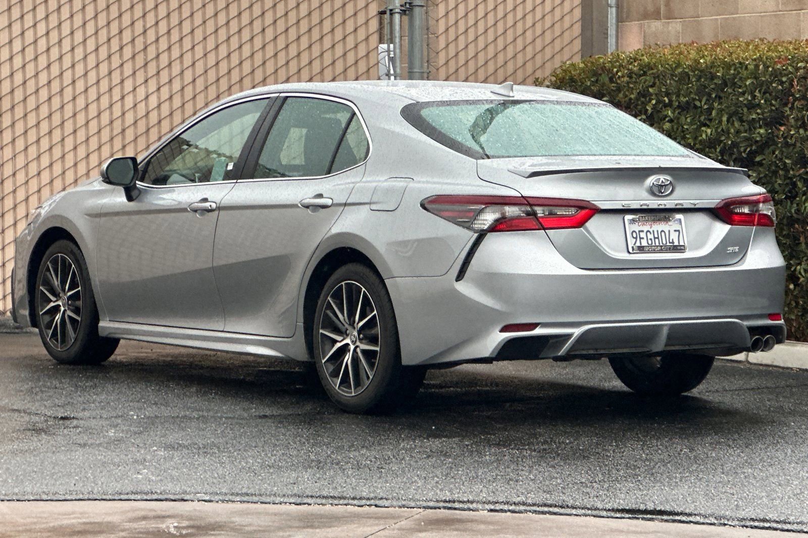 Used 2023 Toyota Camry SE image 6