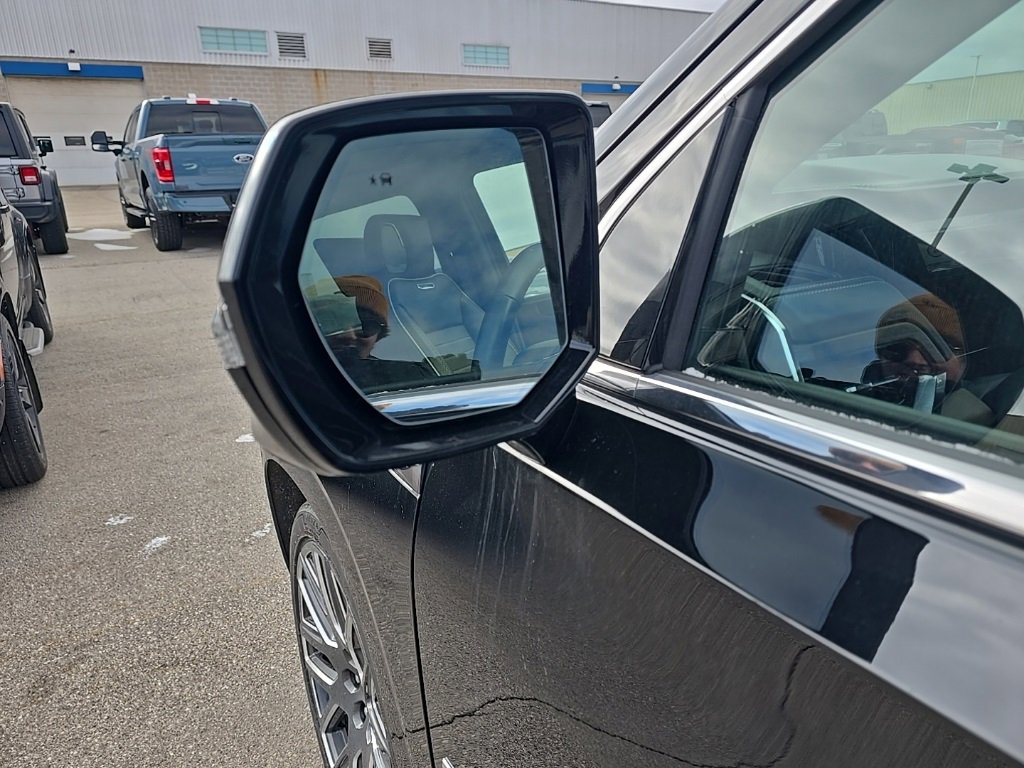 Used 2025 GMC Yukon XL Denali Ultimate image 7