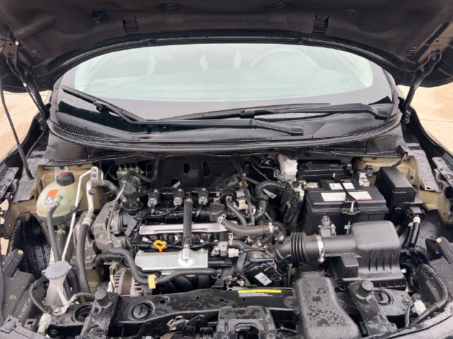 Used 2021 Nissan Versa SV FWD image 12