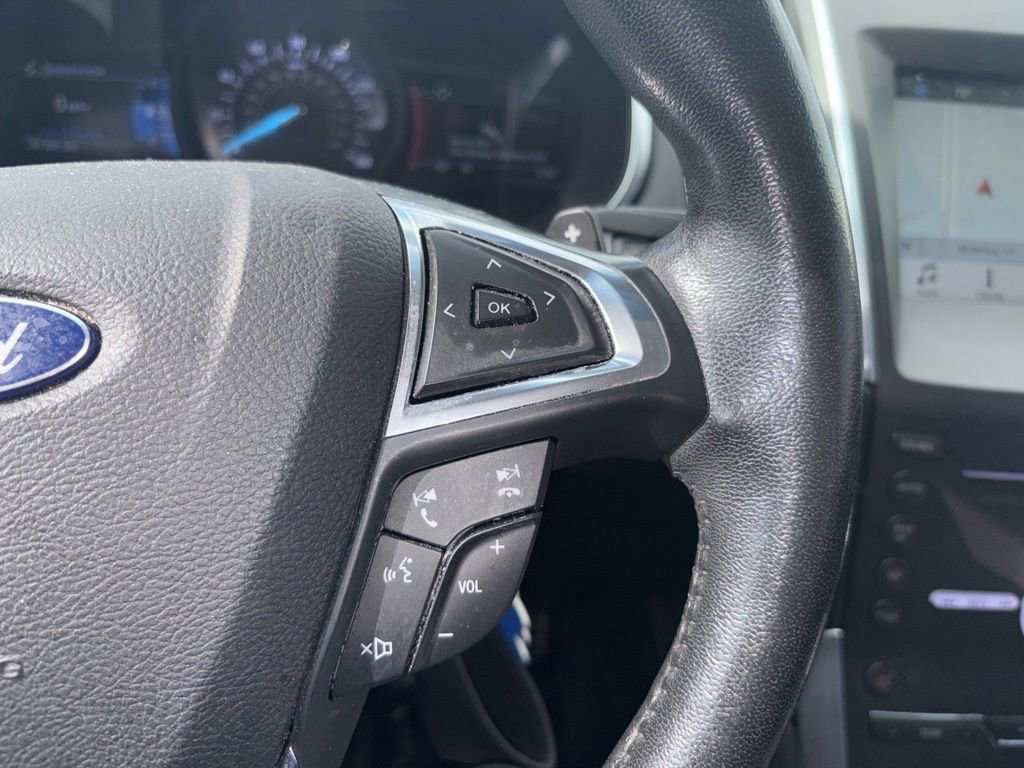 Used 2017 Ford Edge Titanium w/ Technology Package AWD/4WD image 15