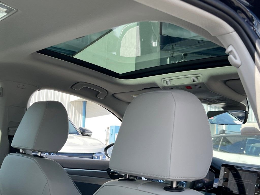 New 2025 Volkswagen Jetta SE image 12