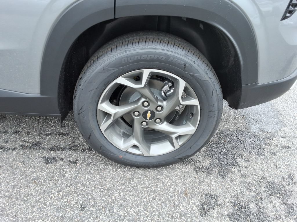 New 2026 Chevrolet Trax LT w/ Driver Confidence Package FWD image 11