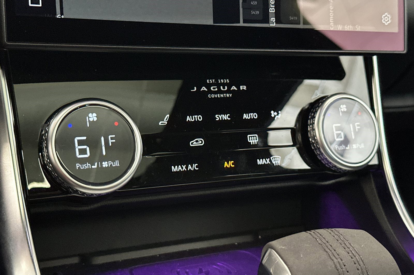 Used 2022 Jaguar XF R-Dynamic SE image 23