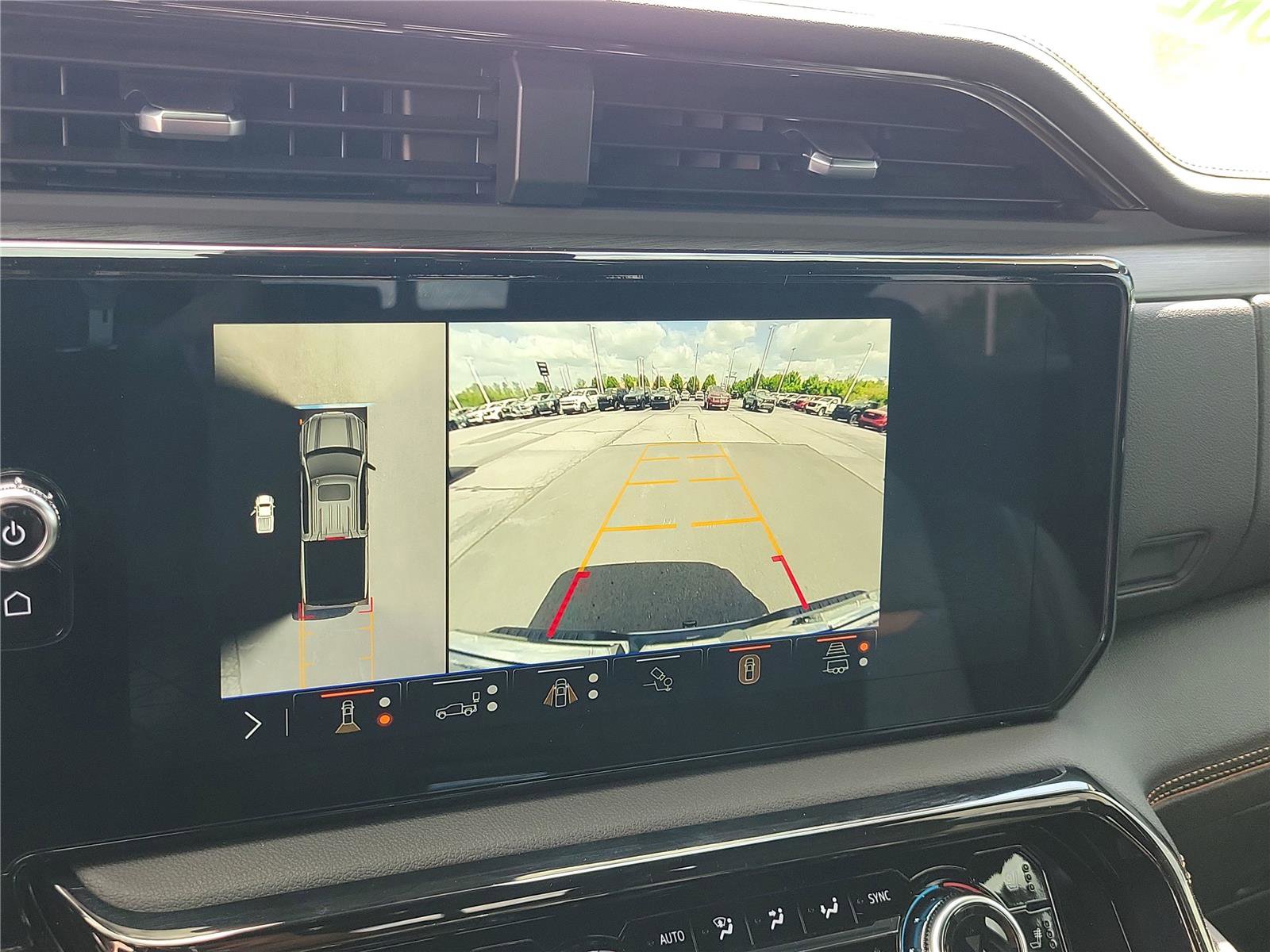 Used 2025 GMC Sierra 1500 AT4 w/ Technology Package AWD/4WD image 28