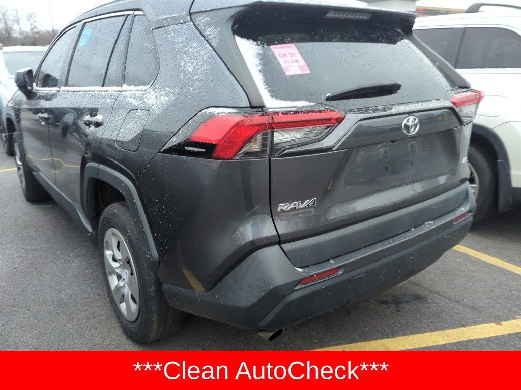 Used 2020 Toyota RAV4 LE image 4