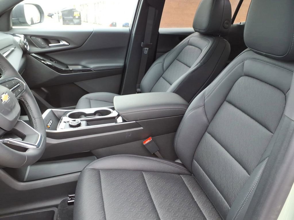 New 2026 Chevrolet Equinox LT w/ Convenience Package II image 4