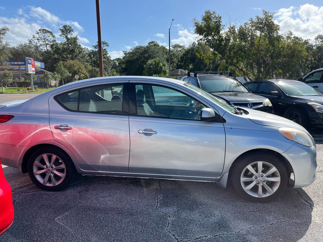 Used 2014 Nissan Versa SL w/ Tech Package image 5