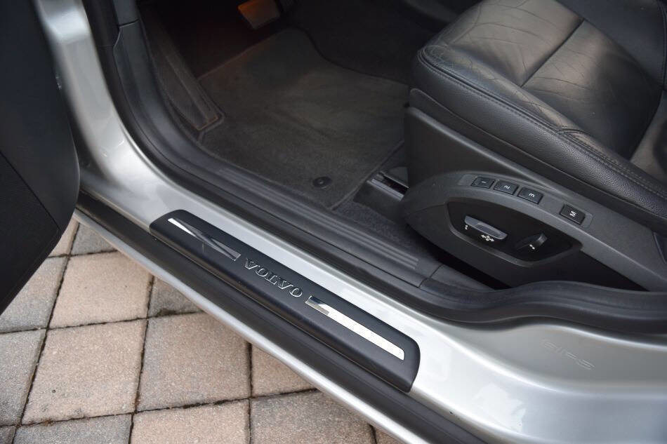 Used 2011 Volvo V50 T5 image 41