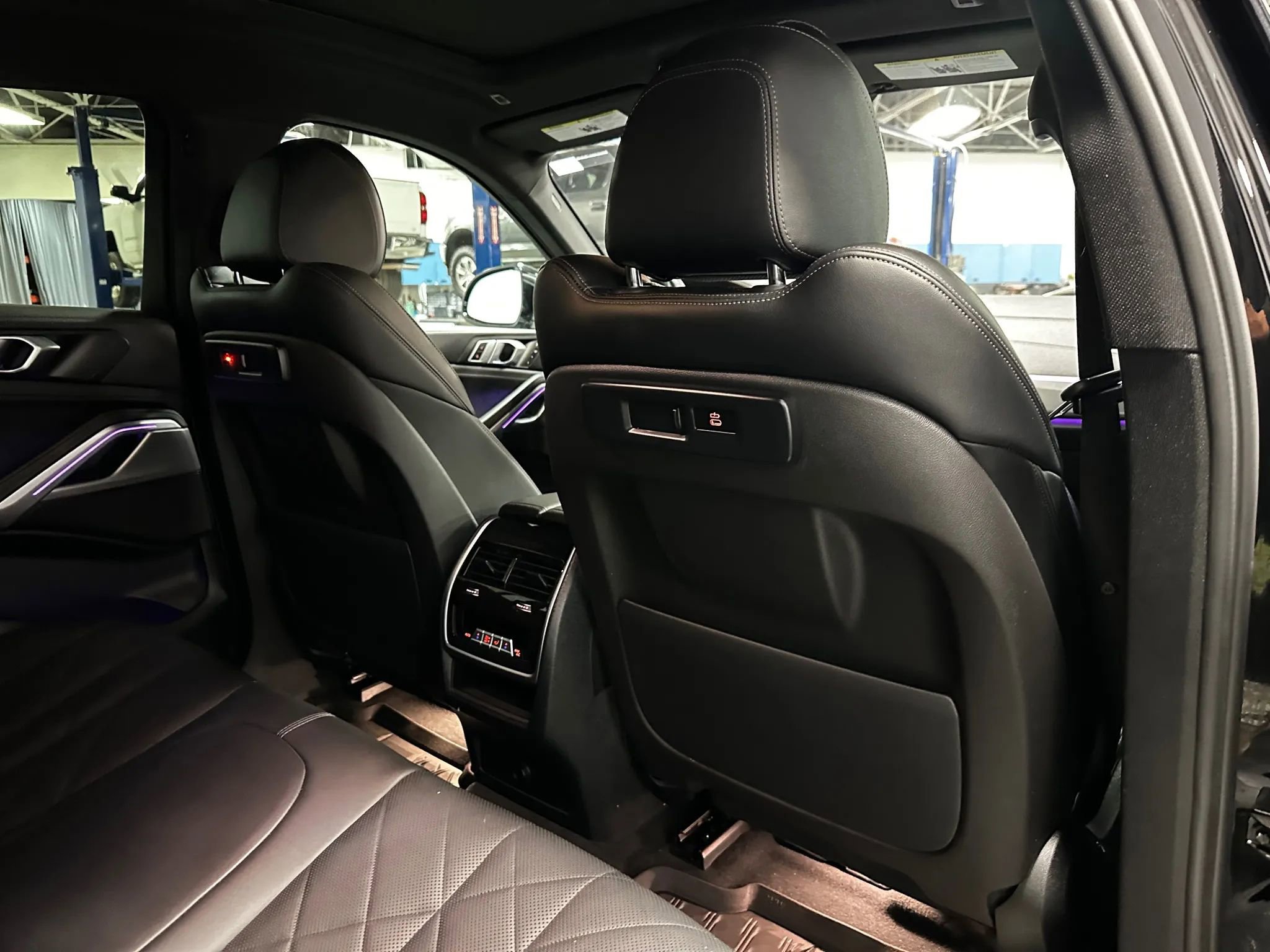 Used 2023 BMW X6 xDrive40i w/ Premium Package image 20