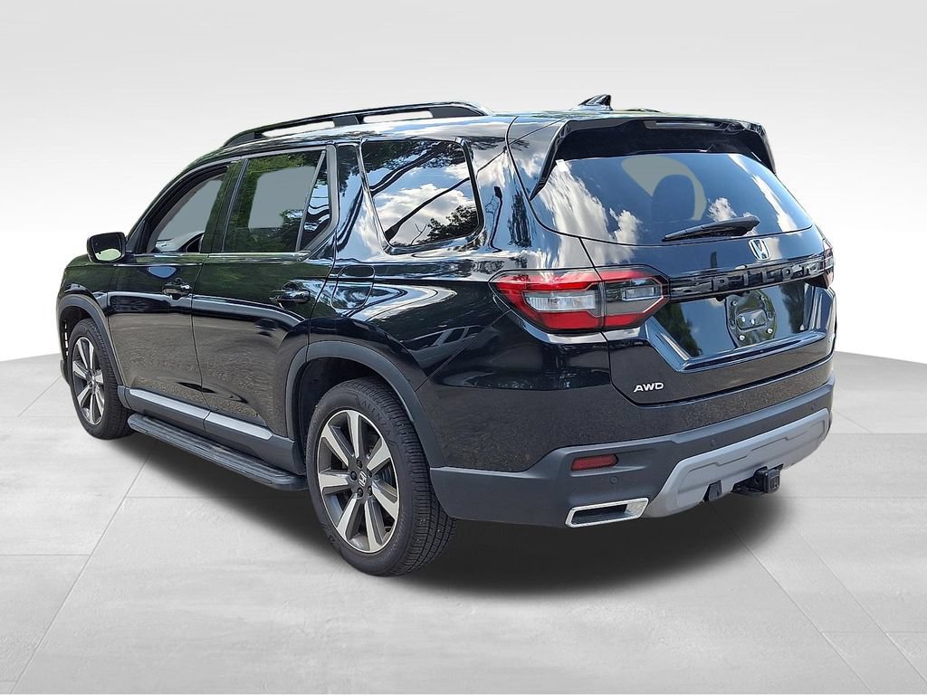 Used 2023 Honda Pilot Elite image 4