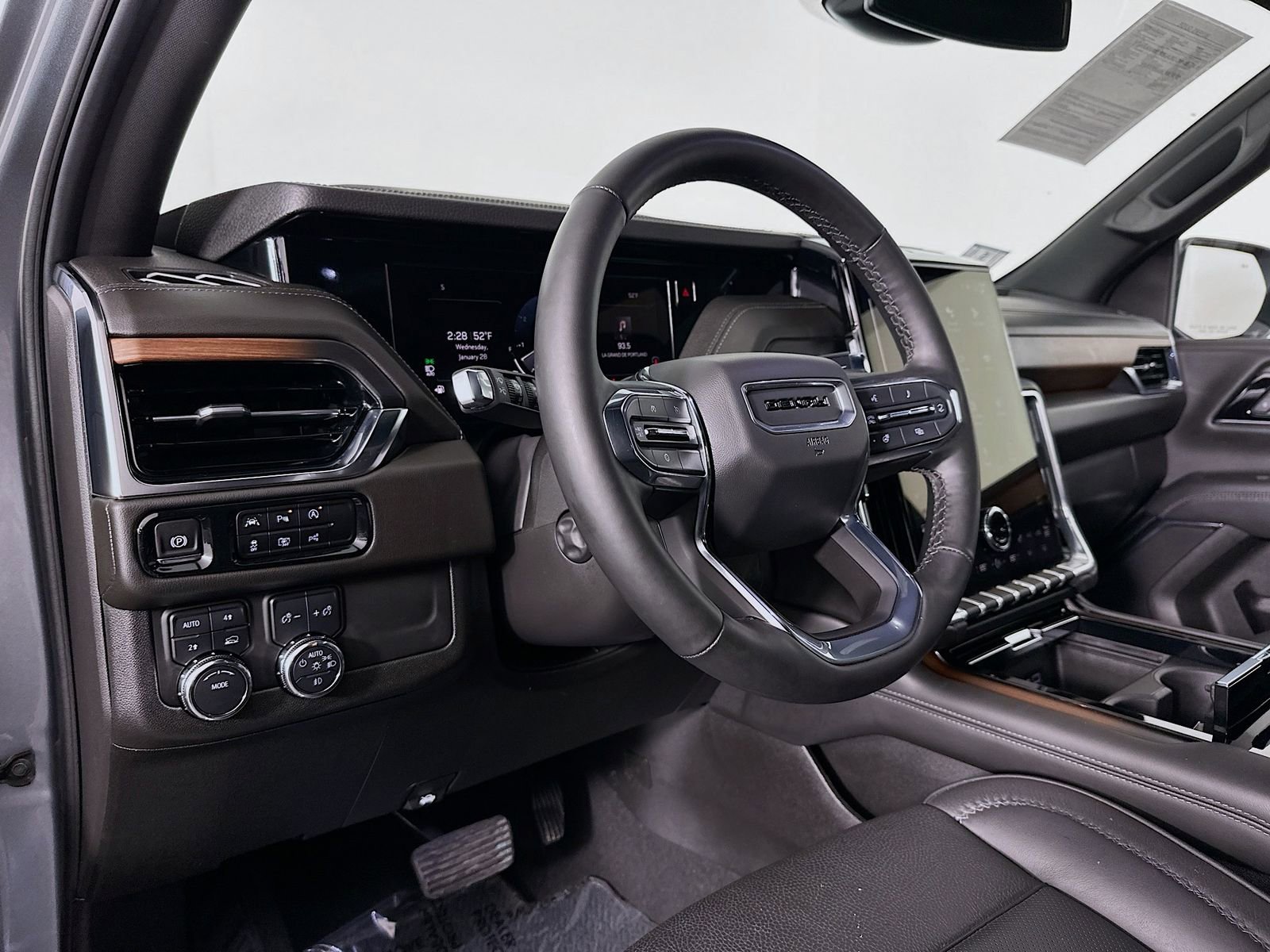 Used 2025 GMC Yukon Denali image 10