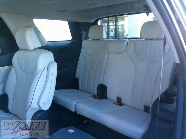 Used 2024 Hyundai Palisade Limited image 24