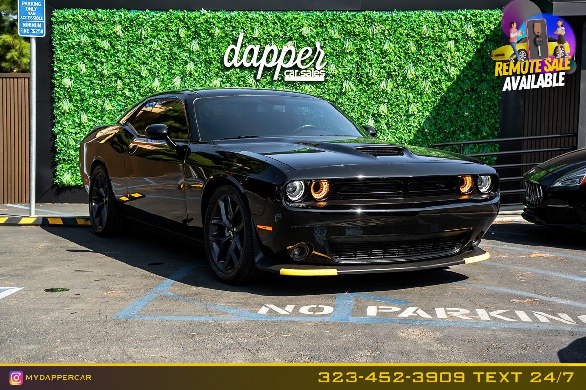 Used 2021 Dodge Challenger R/T w/ Blacktop Package RWD image 3