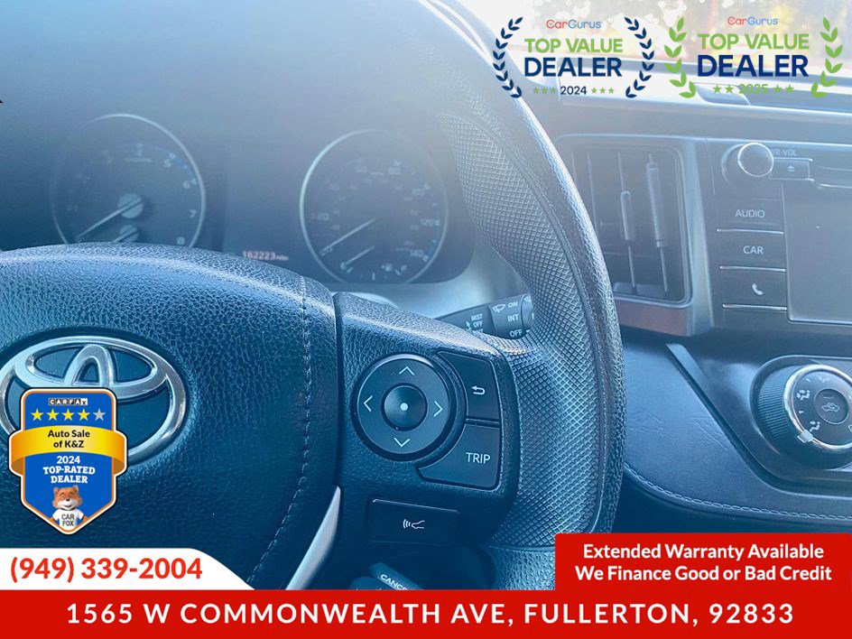 Used 2018 Toyota RAV4 LE w/ Carpet Mat Package image 28