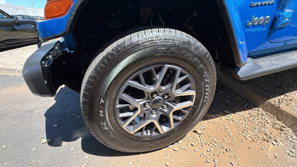 Used 2021 Jeep Wrangler Unlimited Sahara AWD/4WD image 10