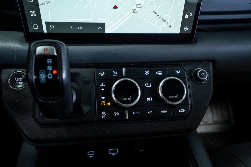 Used 2023 Land Rover Defender 130 X-Dynamic SE image 45