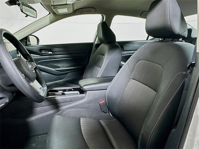 Used 2024 Nissan Altima 2.5 SV image 11