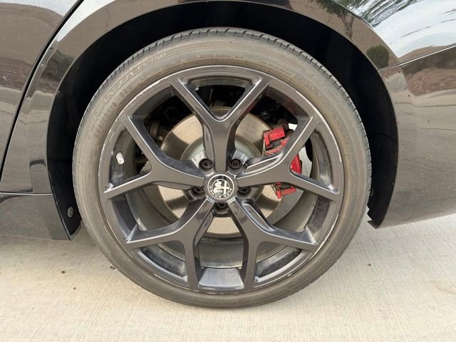 Used 2021 Alfa Romeo Giulia Ti w/ Nero Edizione image 7